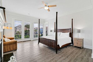 6 bedrooms, iron/ironing board, free WiFi, bed sheets