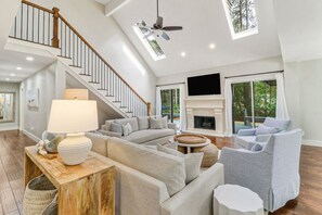 Smart TV, mesa de ping pong