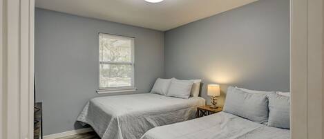 3 bedrooms, iron/ironing board, free WiFi, bed sheets
