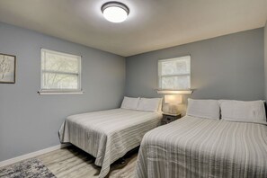 3 bedrooms, iron/ironing board, free WiFi, bed sheets