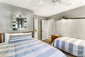 2 bedrooms, iron/ironing board, free WiFi, bed sheets