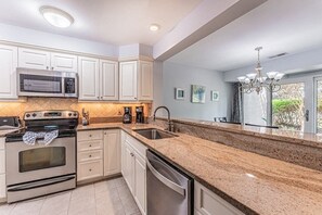 Fridge, microwave, oven, stovetop - Dog Friendly Villa Near Harbour Town! (Hilton Head Island)