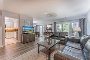 Smart TV - Dog Friendly Villa Near Harbour Town! (Hilton Head Island)