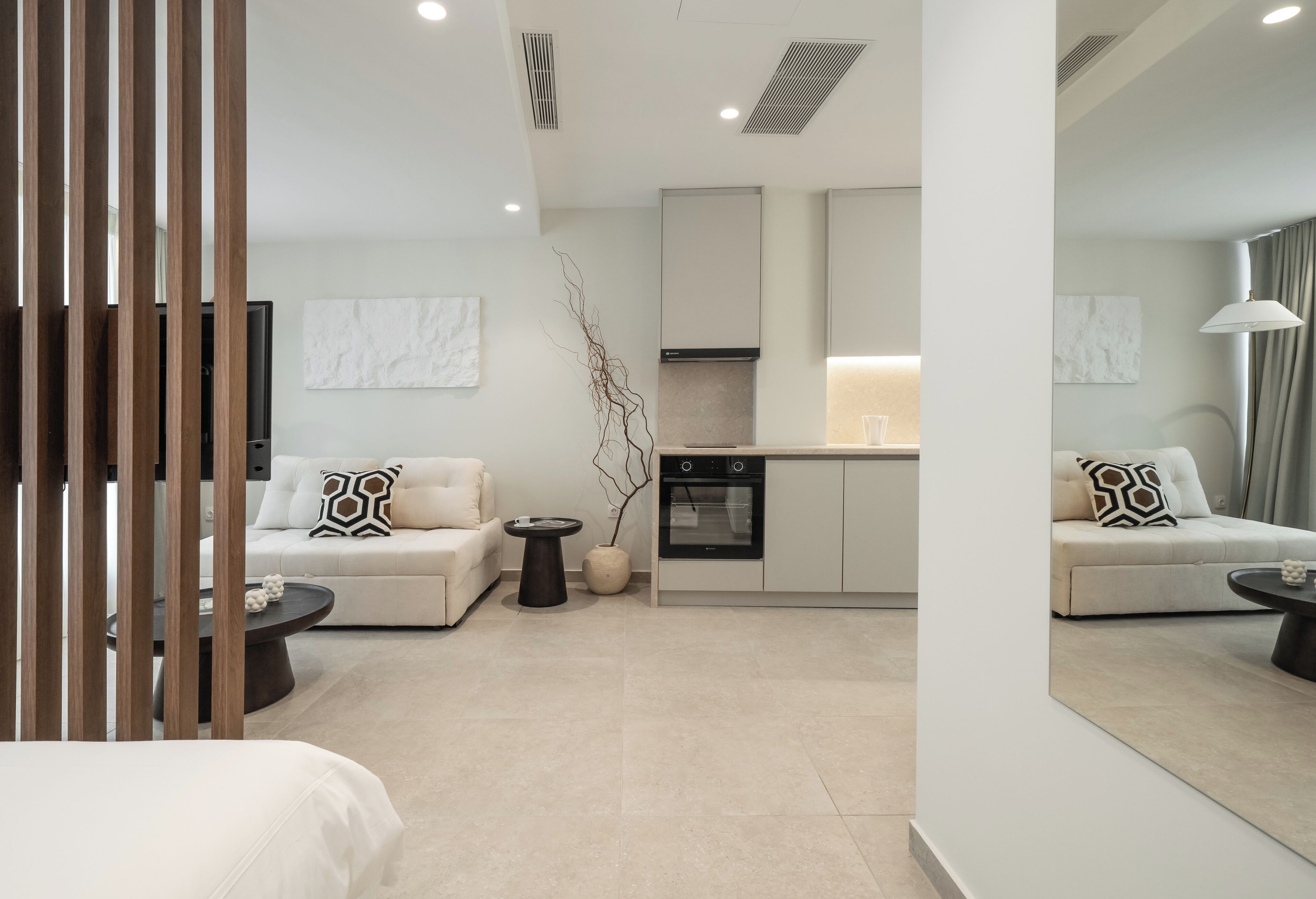 高级公寓 | 起居区 | 42-英寸智能电视（配备数码频道）