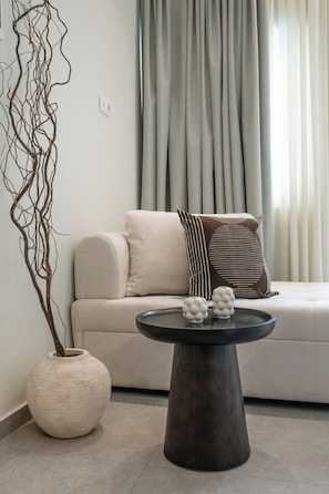 42-inch Smart TV with digital channels - Monastiraki Hotel Apartments (Athens)