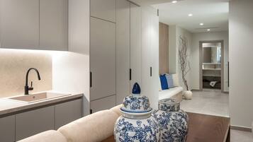 Luxury Apartment, 2 Bedrooms | Private kitchen | Microwave, oven, stovetop, espresso maker