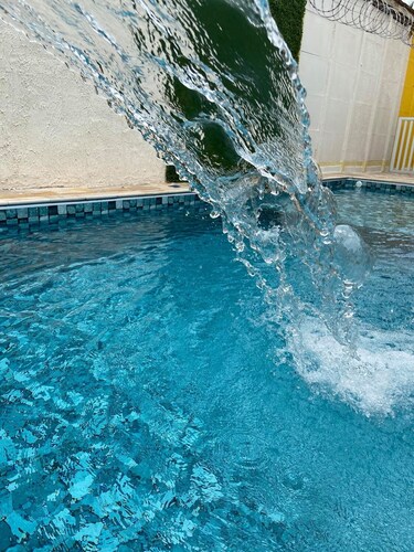 House with pool and barbecue – 300m from Indaiá beach, Bertioga.