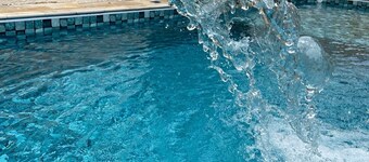 House with pool and barbecue – 300m from Indaiá beach, Bertioga.