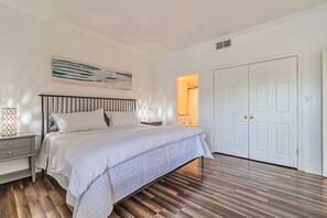 1 bedroom, iron/ironing board, free WiFi, bed sheets