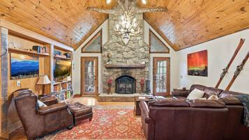 TV, fireplace