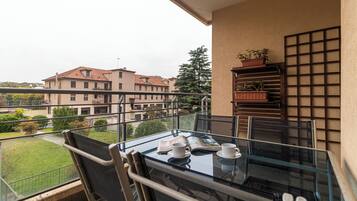 Appartamento (1 Bedroom) | Balcone