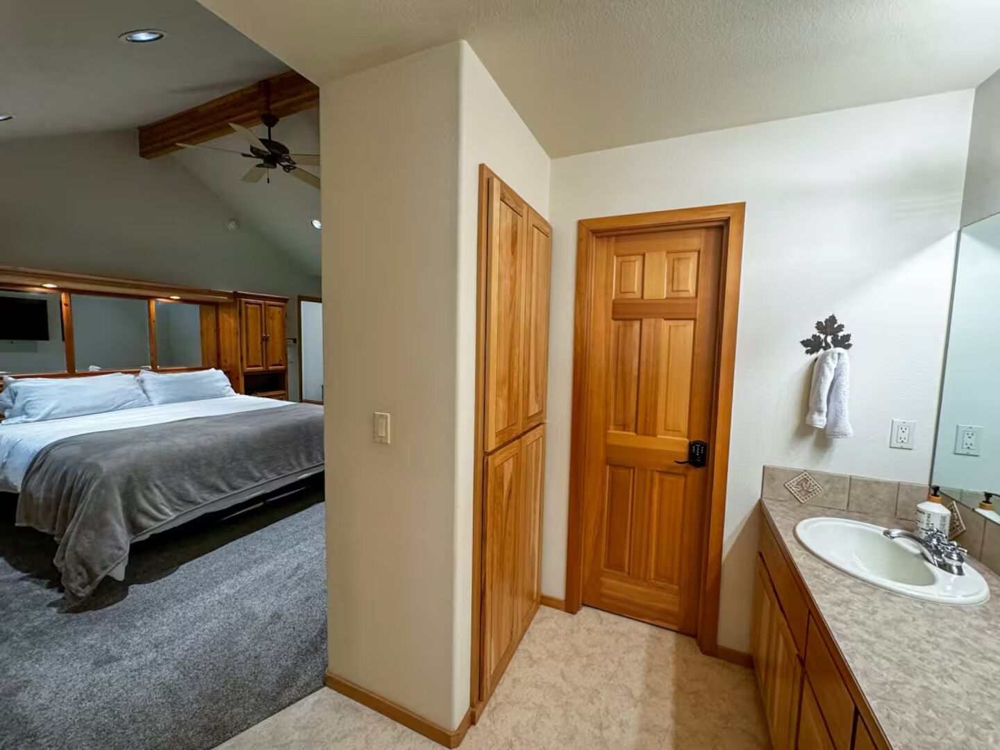 3 bedrooms, iron/ironing board, free WiFi, bed sheets