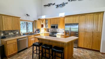 Mikrobølgeovn, ovn, kogeplade, opvaskemaskine