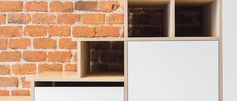 Iron/ironing board, free WiFi