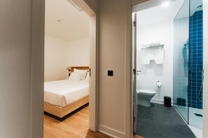 Shower, free toiletries, hair dryer, towels - Casa do Parque Nature & Heritage Hotel (Castelo de Vide)