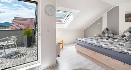 Appartement 'Merkurblick Loffenau' avec terrasse privée et Wi-Fi