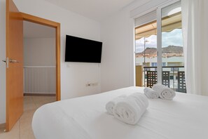 3 soverom, strykejern/-brett, wi-fi og sengetøy