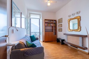 Apartment, 2 Bedrooms, Lake View
