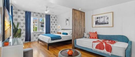 1 habitación, tabla de planchar con plancha, wifi gratis y ropa de cama