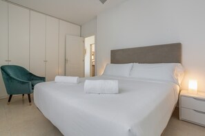 1 habitación, tabla de planchar con plancha, wifi y ropa de cama 