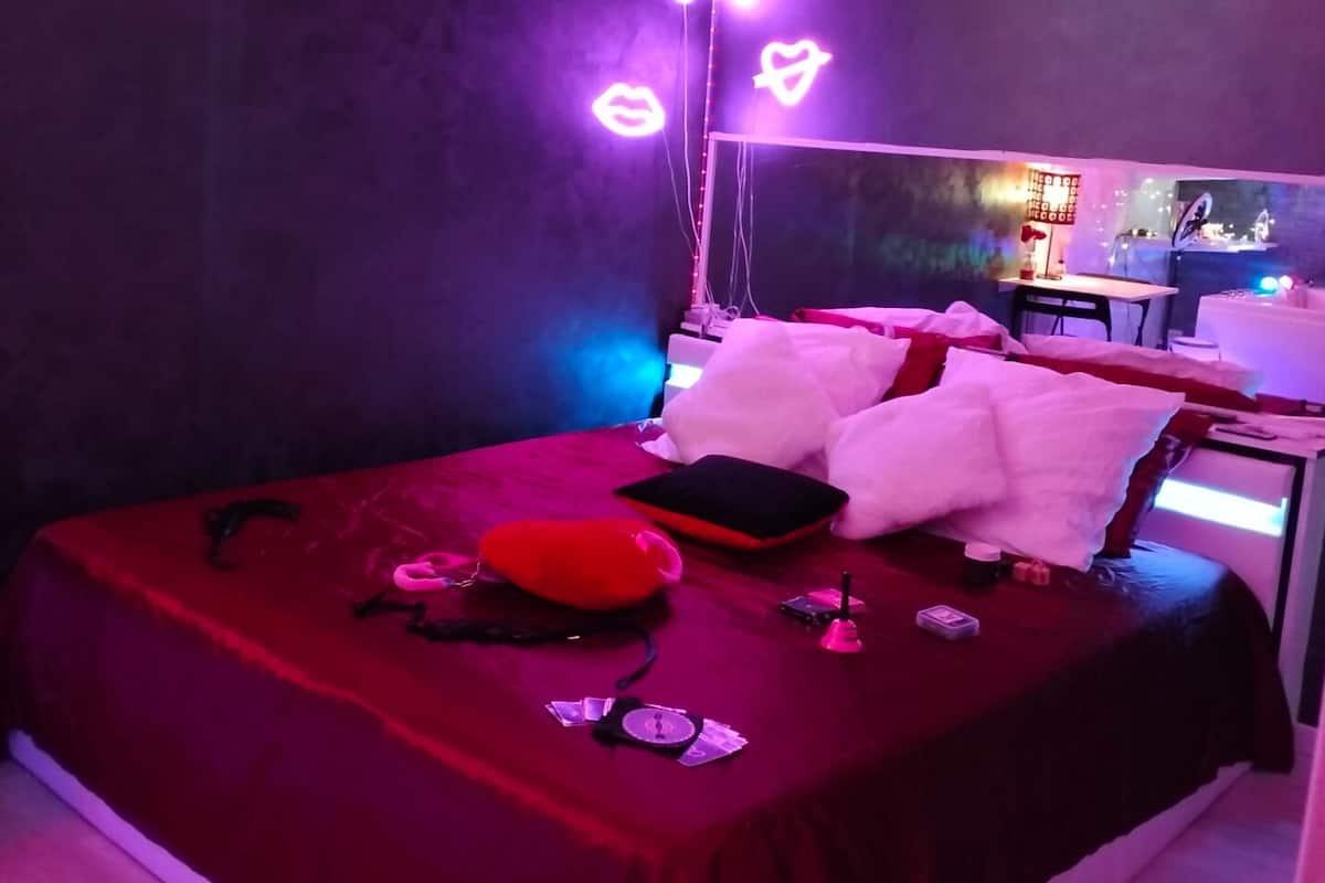Romantic Room, Garden View | Soundproofing, WiFi (free)