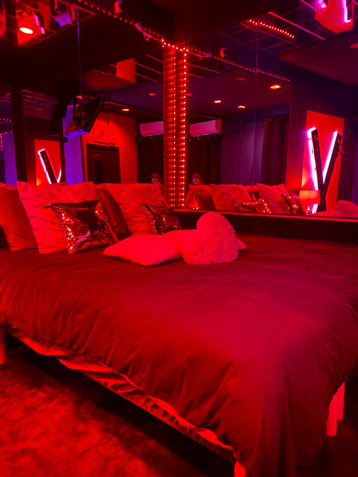 تجهيزات عازلة للصوت وواي فاي مجانًا