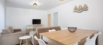 Holiday Home 'T3 São Martinho Do Porto' with Shared Terrace and Wi-Fi