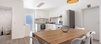 Holiday Home 'T3 São Martinho Do Porto' with Shared Terrace and Wi-Fi