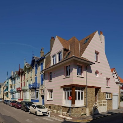 The Villa Rose