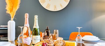 Hunsbury House • Sleeps 5 • SkyTV • Free Parking • Self-Check-In