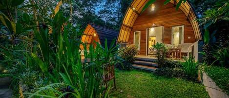 المنطقة المحيطة بالمنشأة