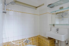 Departamento, vista a la ciudad | Baño