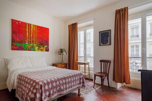 Apartamento, vista para a cidade | Ferros/tábuas de passar roupa, Wi-Fi de cortesia