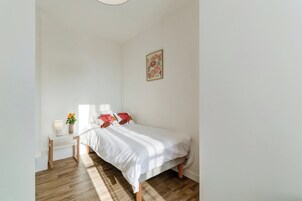 Muebles diferentes y sistema de insonorización 