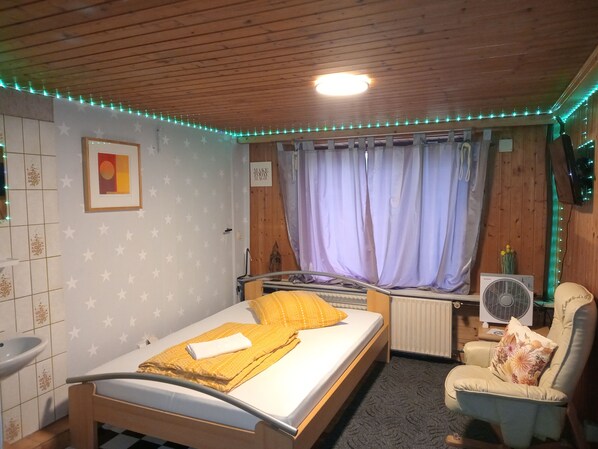 1 habitación, internet y ropa de cama 