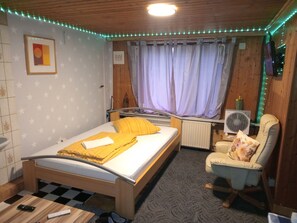 1 habitación, internet y ropa de cama 