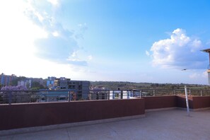 Unclassified image, 4 of 6, button