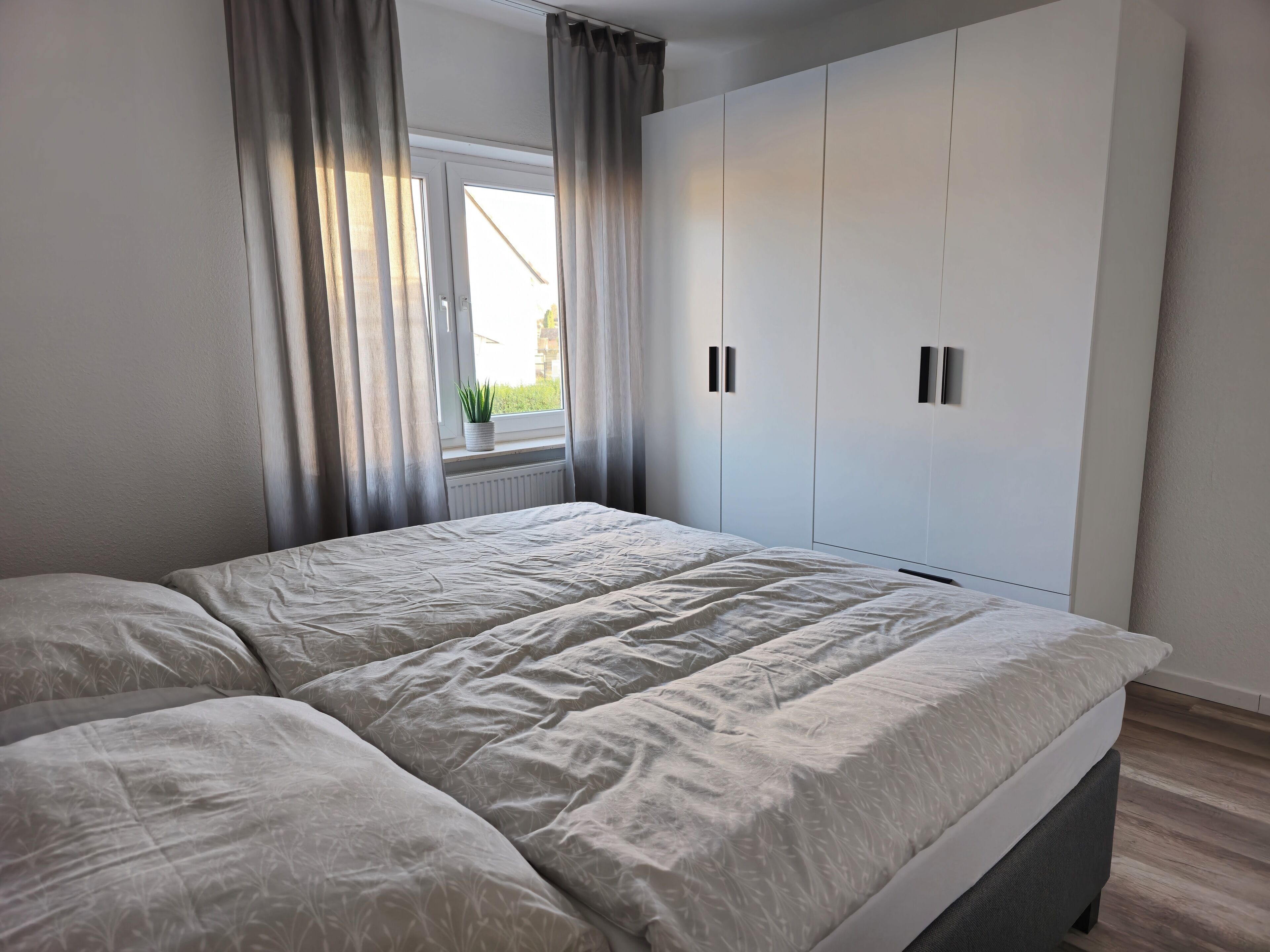 1 bedroom, iron/ironing board, internet, bed sheets