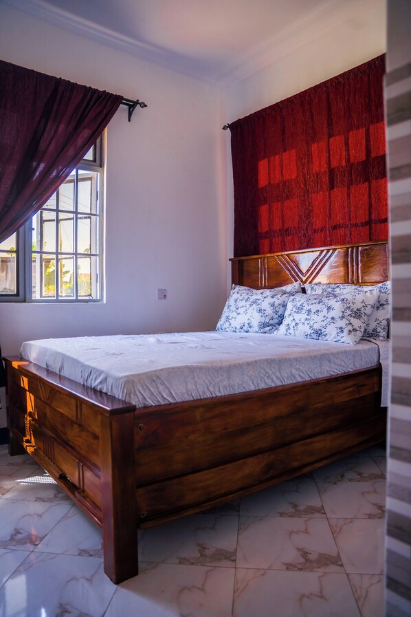 Escrivaninha, espaço de trabalho para notebook