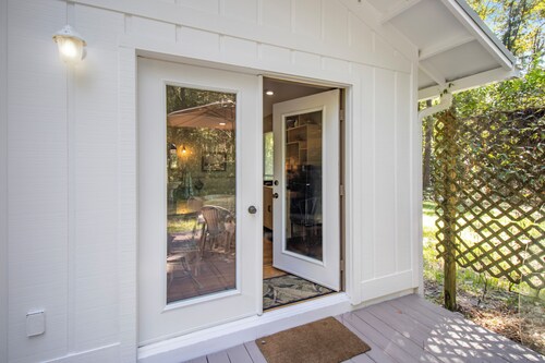 Nature Lover’s Studio • Comfort & Convenience