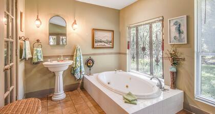 Nature Lover’s Studio • Comfort & Convenience