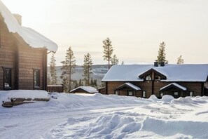 المنشأة من الخارج