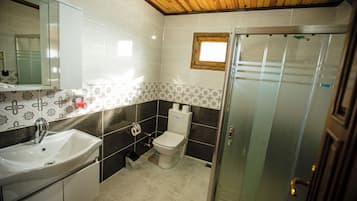 Casa Premium | Bagno | Doccia, set di cortesia gratuito, asciugamani, sapone