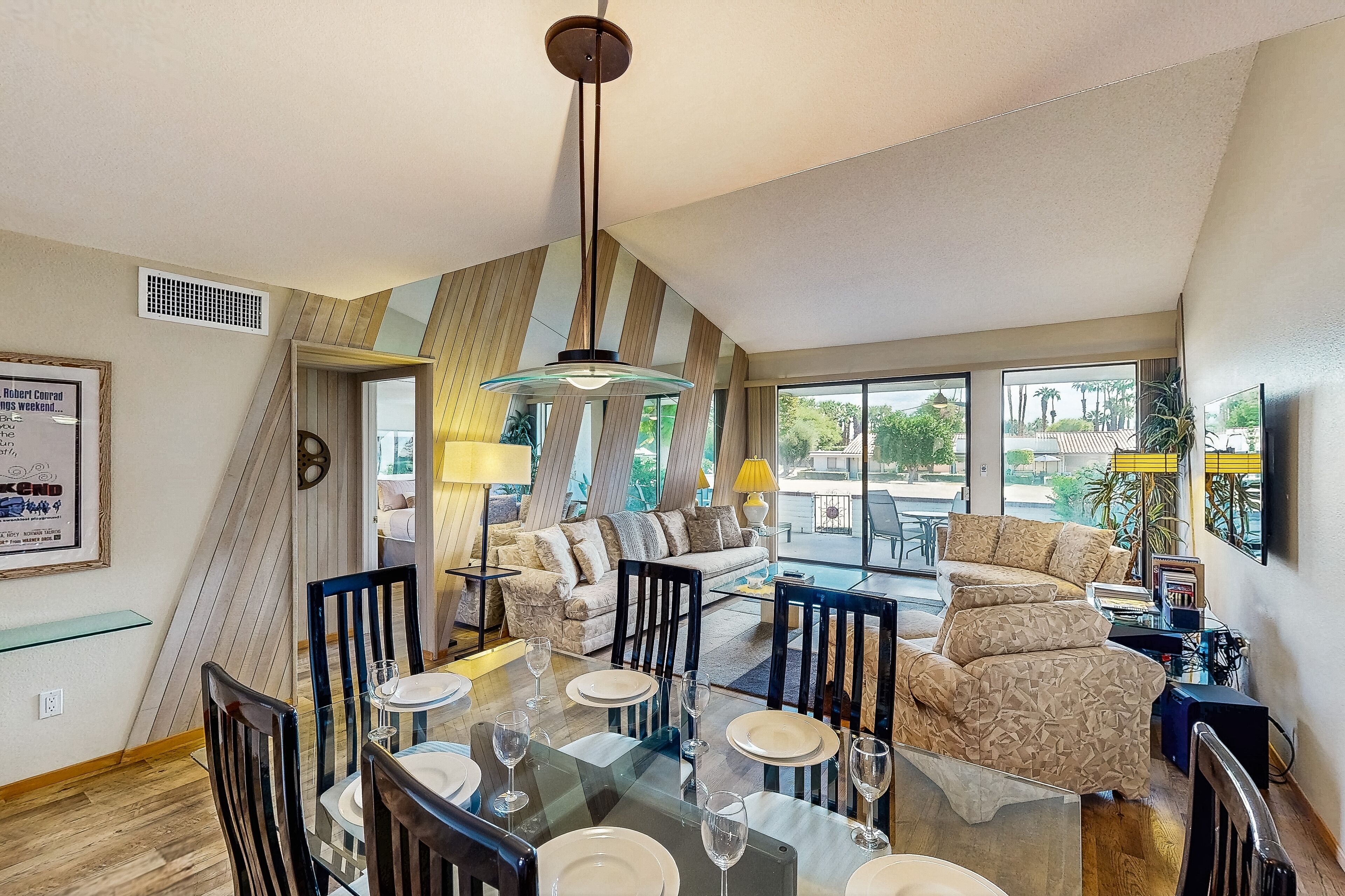 المنشأة من الداخل