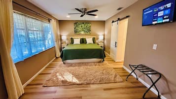 3 bedrooms, iron/ironing board, WiFi, bed sheets