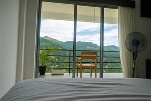 Chambre Double, balcon, vue montagne