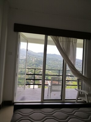 Basic Double Room, Balcony, Mountain View | Soundproofing, iron/ironing board, free WiFi