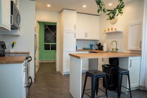Private kitchen - Royal Urbain - La Galerie | Pet friendly | Parking (Québec City)