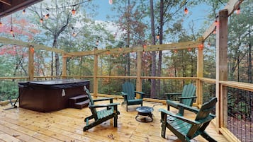 Bañera de hidromasaje al aire libre