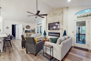 TV, fireplace